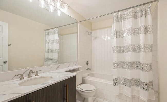 Building Photo - Comfortable Living in a Great Neighborhood