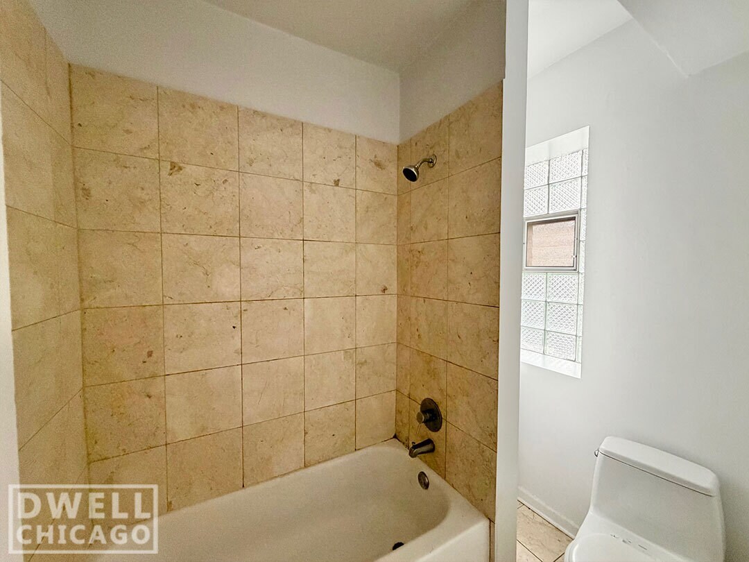 Building Photo - 3441 W Schubert Ave