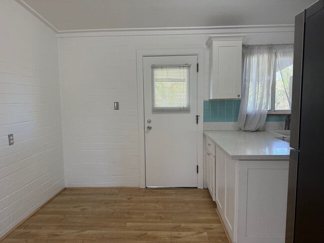Building Photo - Adorable 2 bed + office/1 bath House with ...