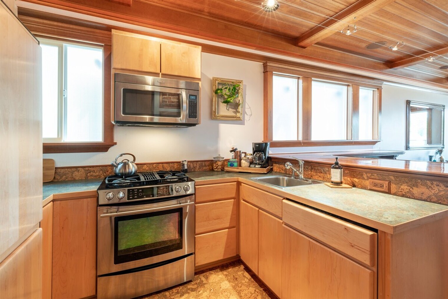 Building Photo - 3109 6th Ave