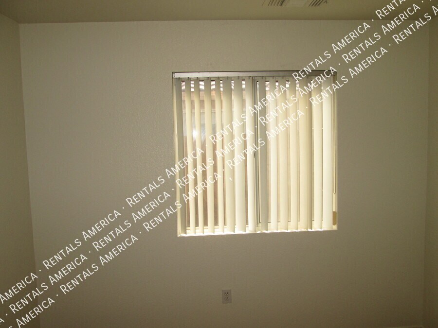 Building Photo - 1332 W Kesler Ln