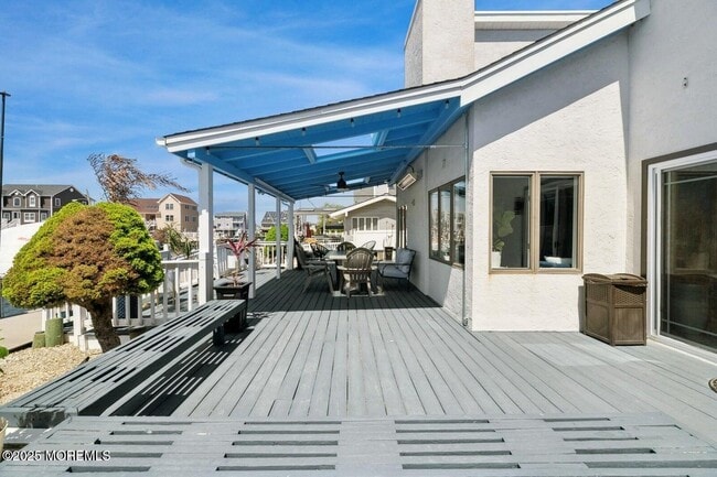 Building Photo - 385 Aldo Dr