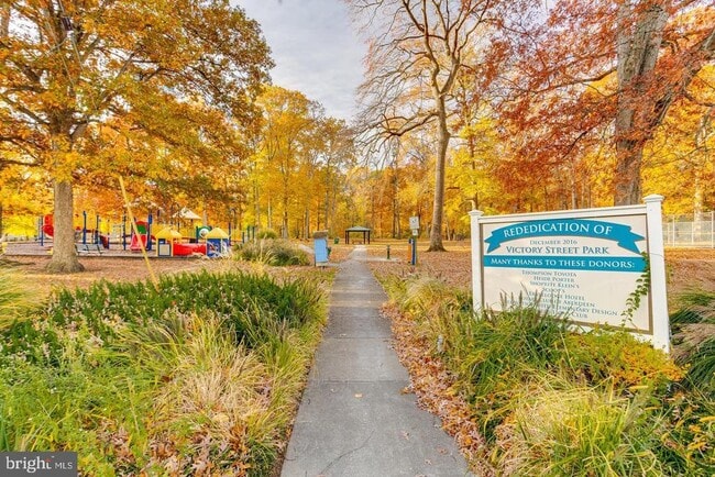 Building Photo - 2 Chesapeake Ct