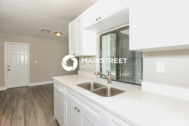 Building Photo - 4 Bedroom Pet-Friendly Home in Lauderhill, FL with Main Street Renewal