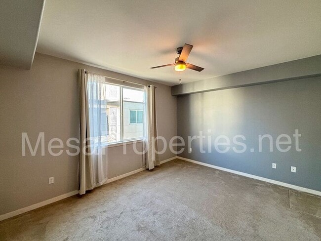 Building Photo - 9352 Solaire Pl