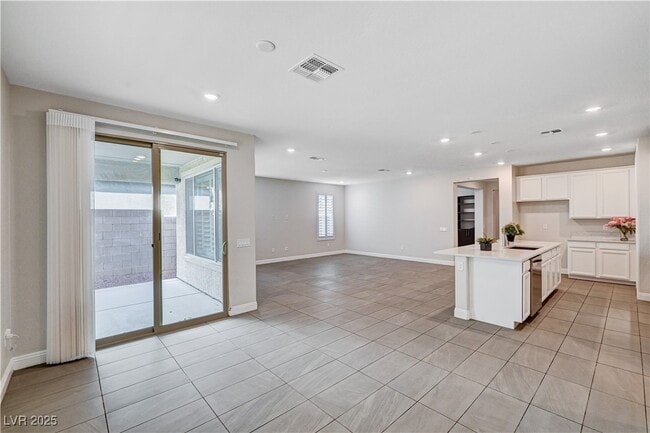 Building Photo - 2110 Millergrove Ave