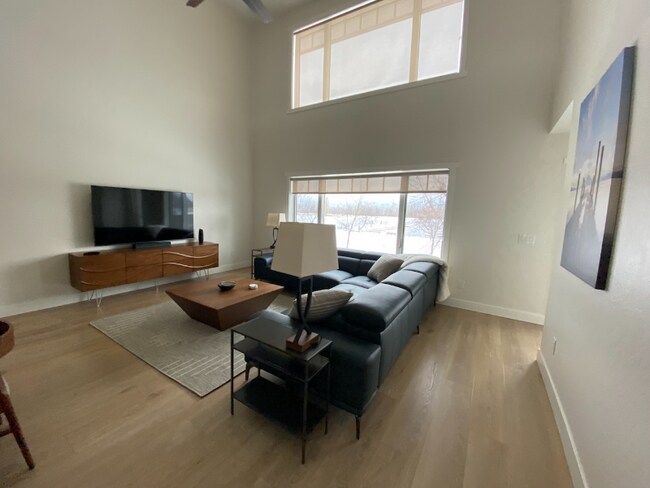 Building Photo - 2048 Marina Ct