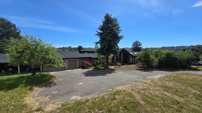 Primary Photo - Beautiful West County Property Minutes Fro...
