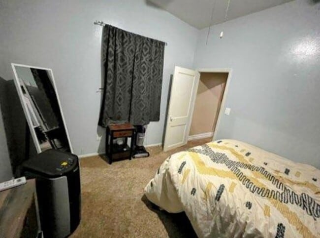 Building Photo - Single Family Home with Garage | Avail. Oc...