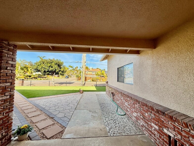 Building Photo - 1723 Ivy Rd