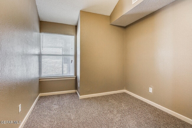 Building Photo - 14217 Thayer Pease Ave