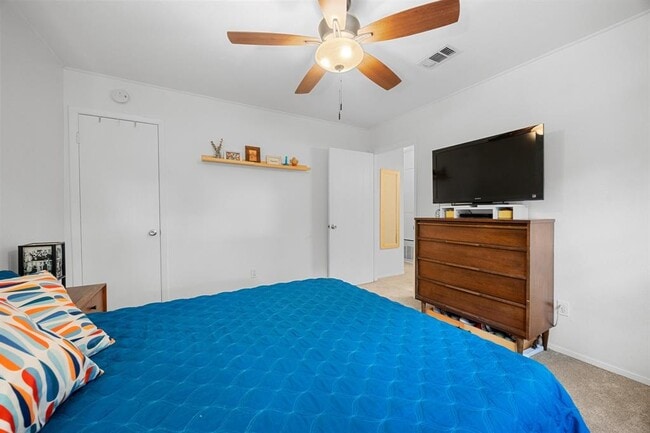 Building Photo - 9100 Mountain Ridge Dr