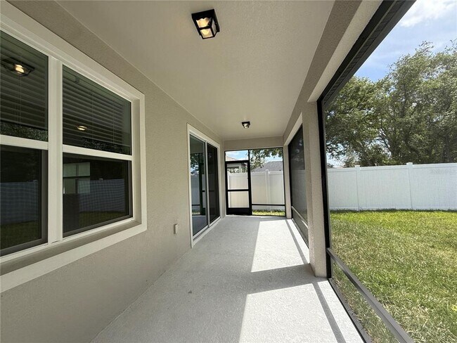 Building Photo - 3915 Big Sky Dr