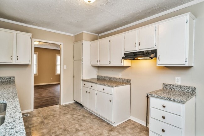 Building Photo - Love Where You Live — Updated 3BR Home in ...