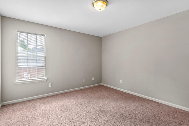 Building Photo - 5780 Carriage Hills Dr