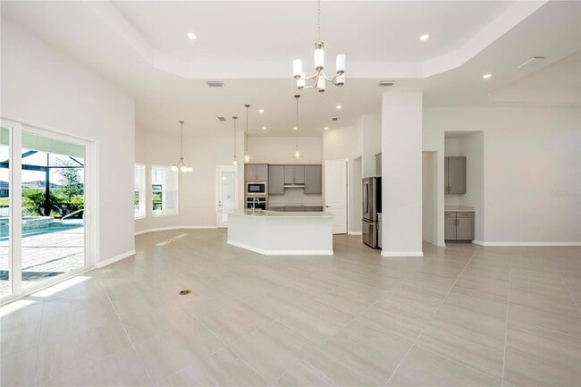 Building Photo - 12655 Wellen Golf St