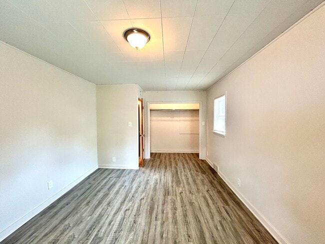 Building Photo - Three Bedroom Home in Muskegon
