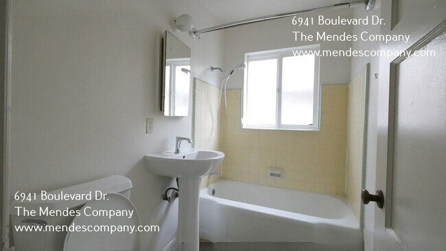 Building Photo - 6941 Boulevard Dr