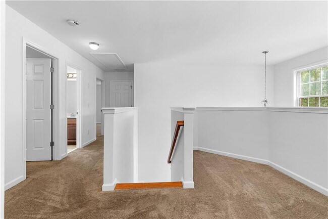 Building Photo - 80 Castle Ct