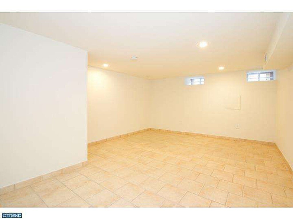 Building Photo - 1839 Christian St