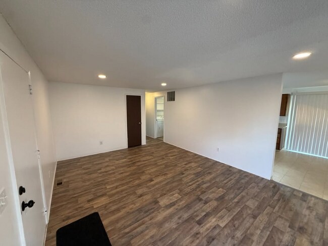 Building Photo - 1710 6th St