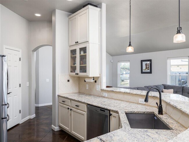 Building Photo - 208 S Buffalo Pass