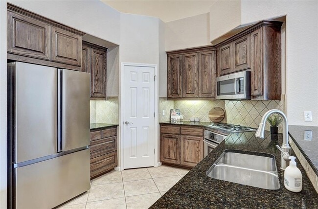 Building Photo - 10300 Morado Cove