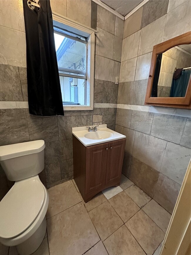 Building Photo - 5530 Gatewood St