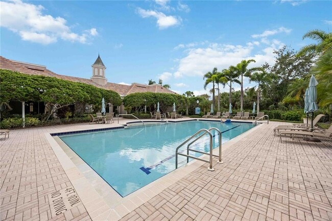 Building Photo - 5290 Descanso Ct