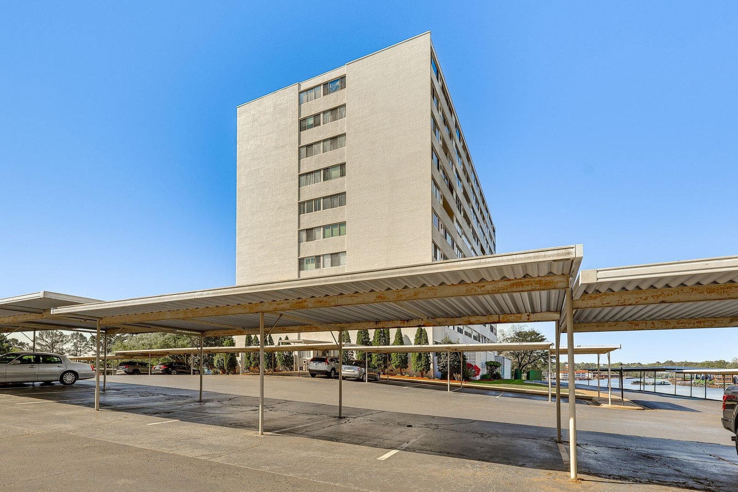 Building Photo - 740 Weston Rd