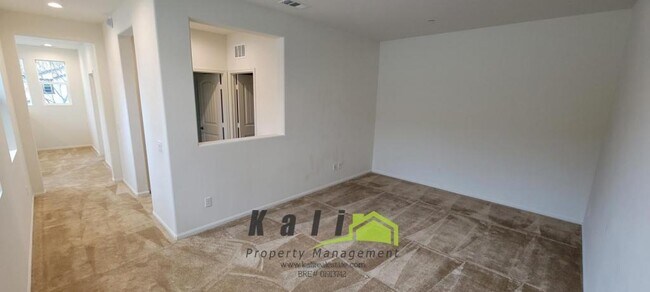 Building Photo - 1333 Pershing Rd