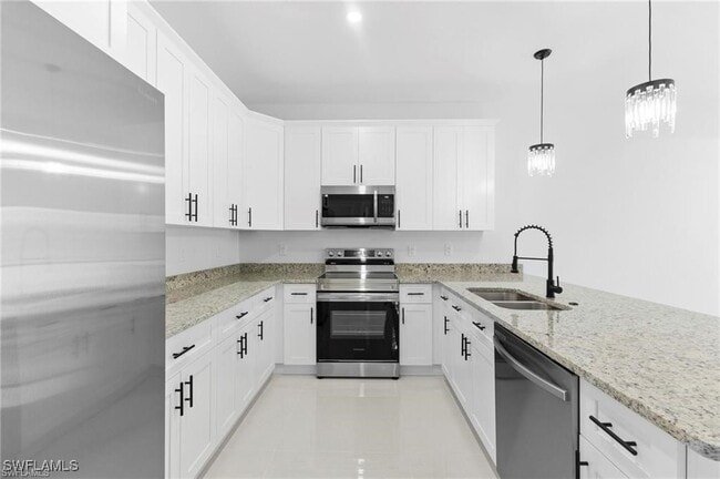 Building Photo - 1715 W 12th St