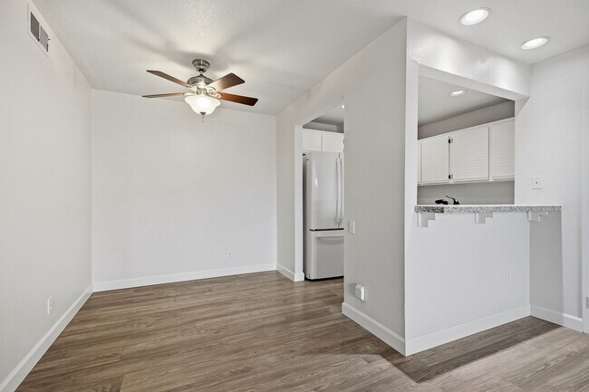Building Photo - Modern 2 Bed / 2 Bath Condo with Private Patio in Desirable Le Parc Community – Chino Hills
