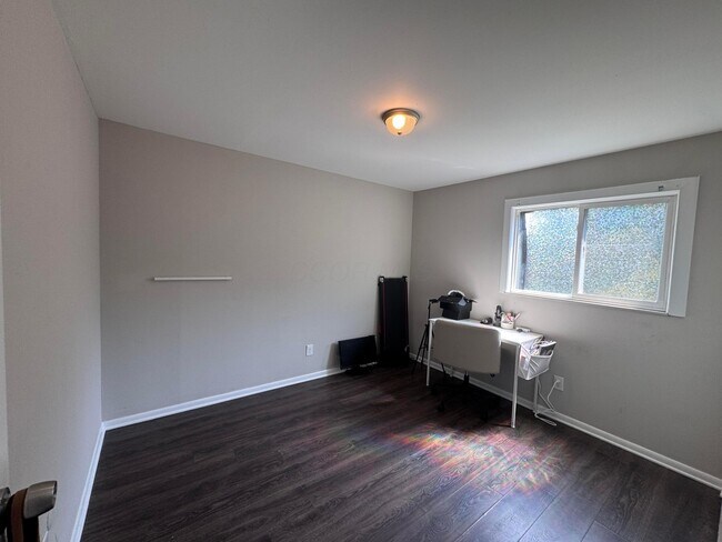Building Photo - 1170 Bryden Rd