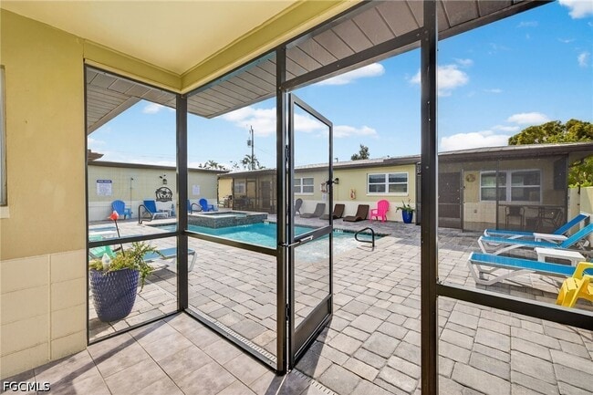 Building Photo - 4831 Tudor Dr