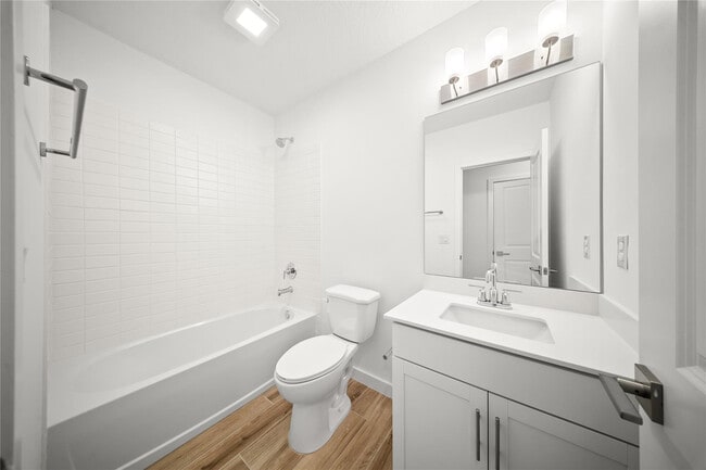 Building Photo - 1689 SW Abingdon Ave