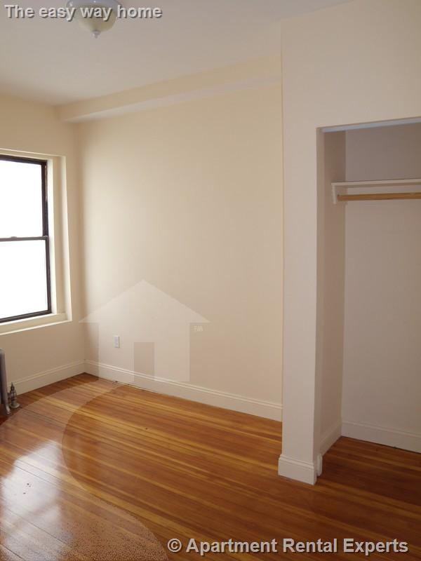 Building Photo - 217 Highland Ave