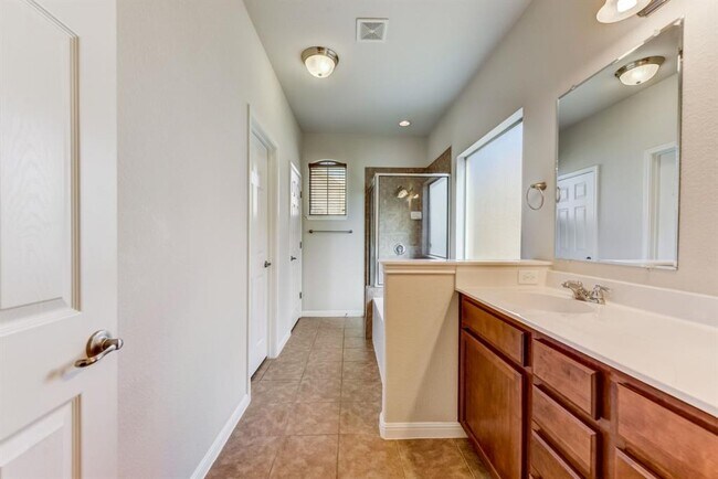 Building Photo - 11400 W Parmer Ln
