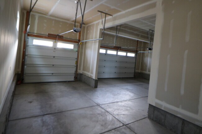 Building Photo - Large 5 Bed 3.5 Bath Home in Lehi Utah!