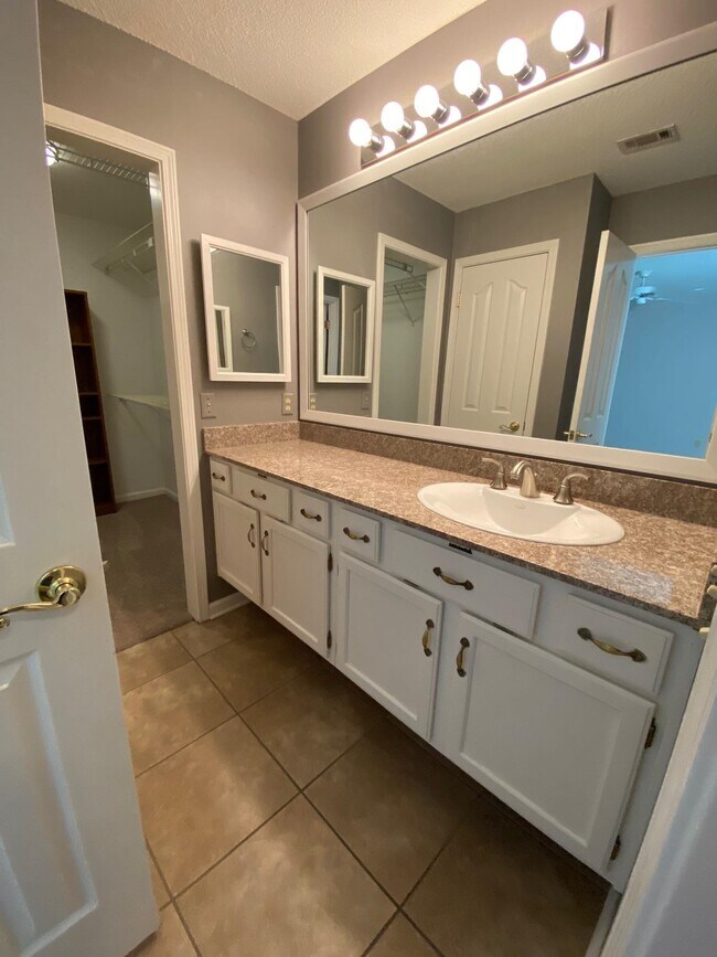 Building Photo - 3008 Harpers Ferry Dr