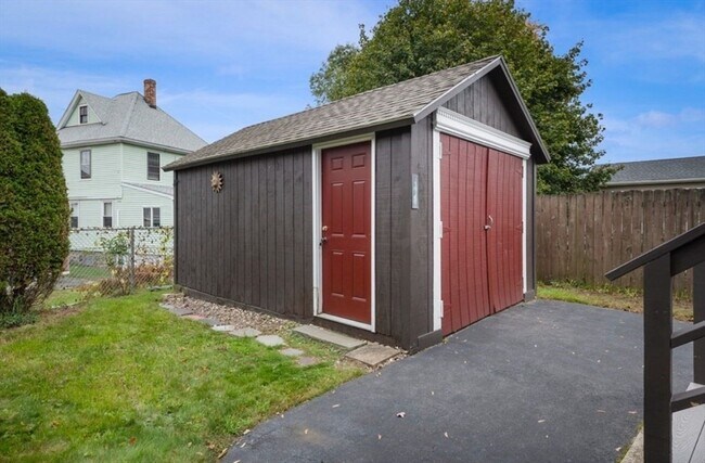 Building Photo - 12 Endicott St