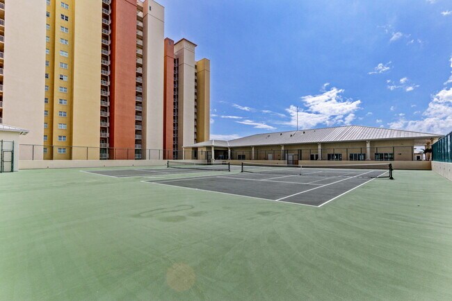 Building Photo - 2640 Lake Shore Dr