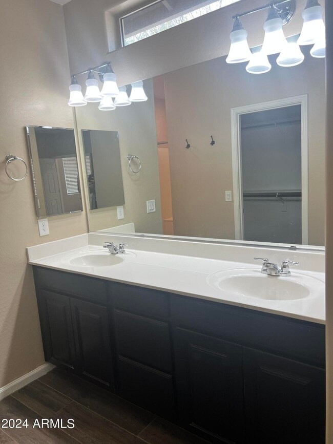 Building Photo - 3224 E Dogwood Pl