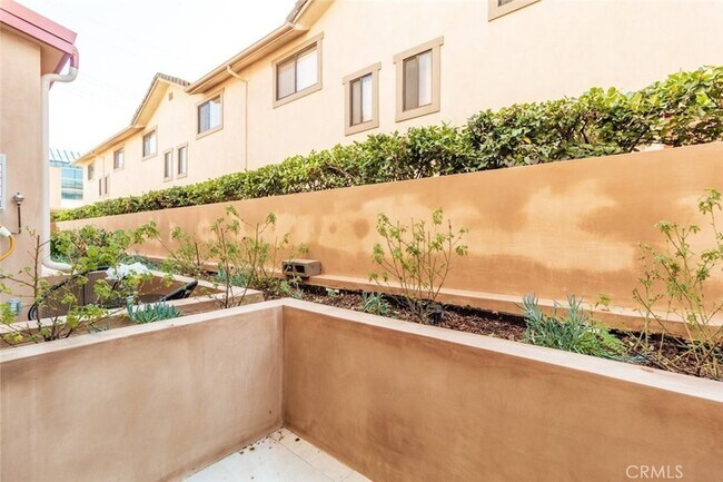 Building Photo - 1212 Viola Ave