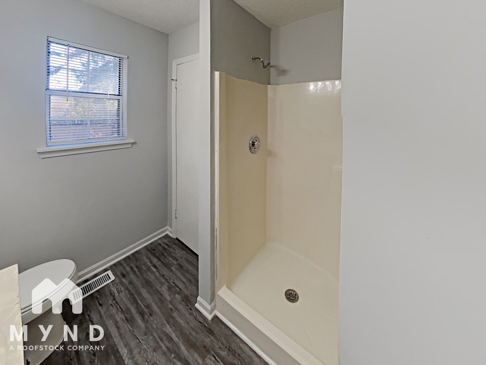 Building Photo - 915 Horton Rd