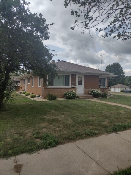 Building Photo - 403 Grove St