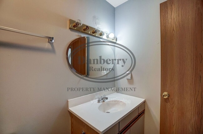 Building Photo - 3540 Willow Run Dr