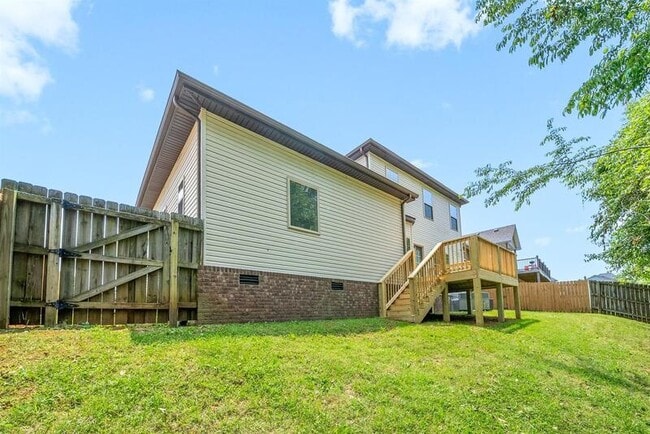 Building Photo - 1313 Allmon Dr