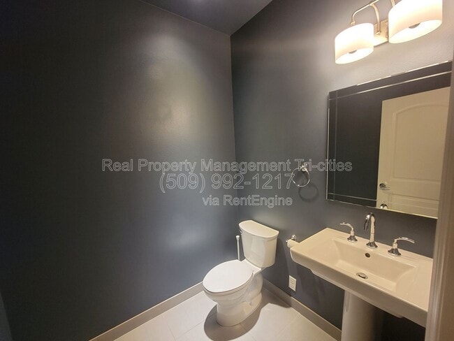 Building Photo - 1644 Naples Ln