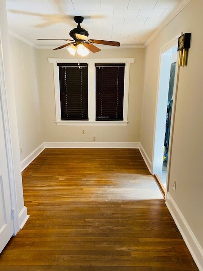 Building Photo - Cozy & Convenient 2 Bed, 1 Bath Home